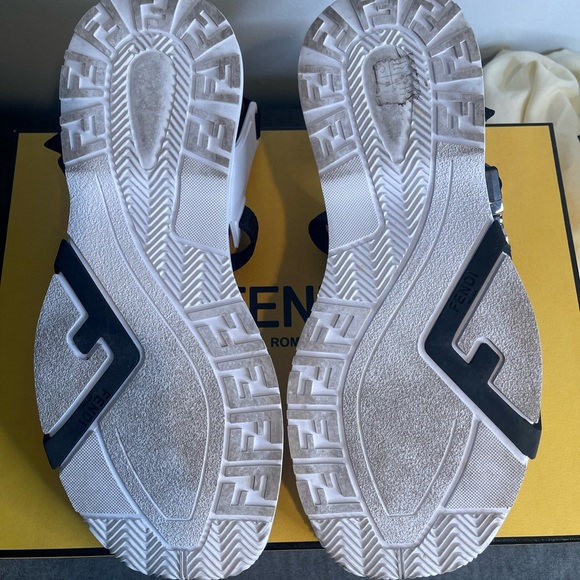 Fendi Black and White Sandals - Picture 4 of 5